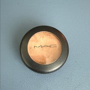MAC Cosmetics nw30 studio concealer